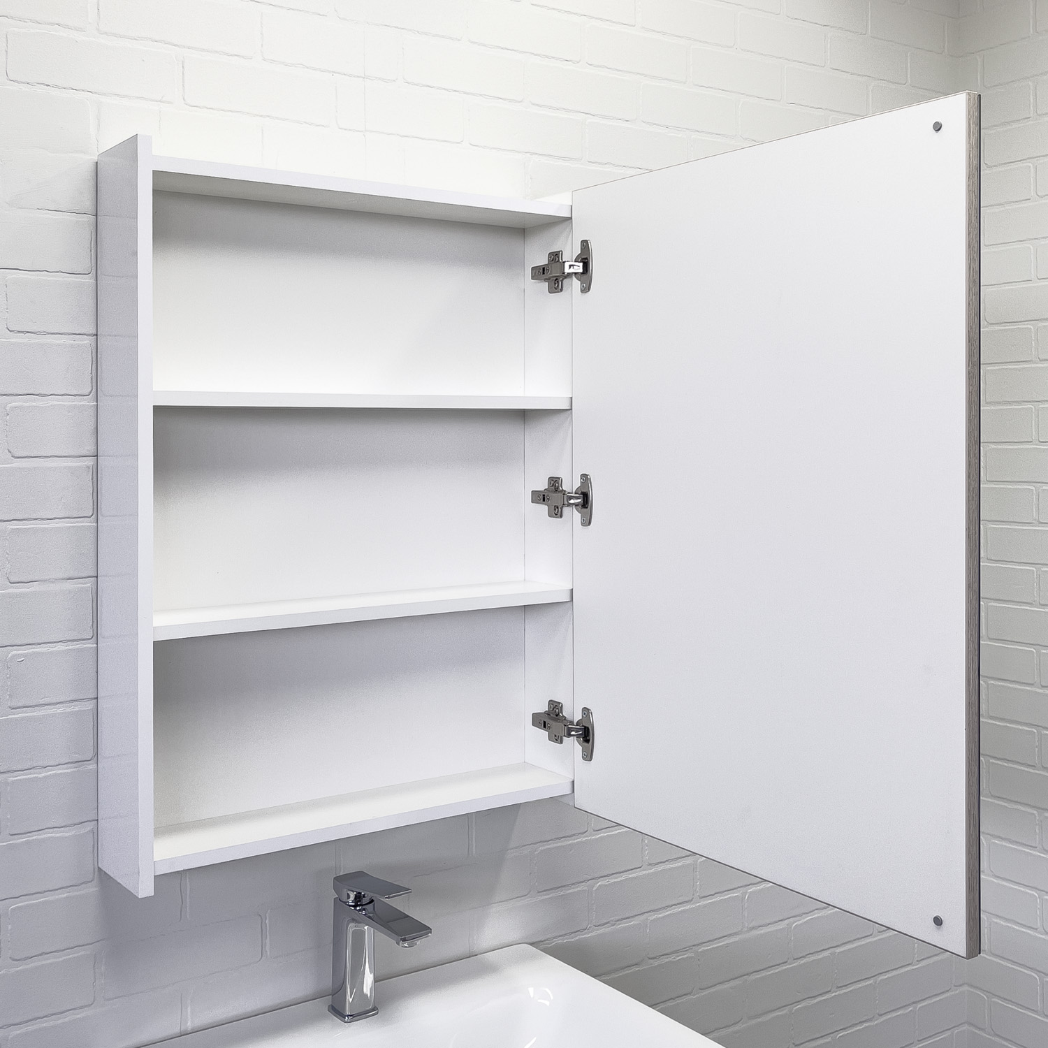 Зеркало-шкаф для ванной комнаты Comforty Нея-60 белый глянец