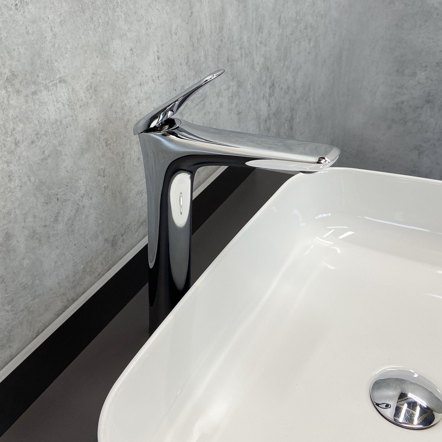 Смеситель для умывальника Comforty FC074B-CCT