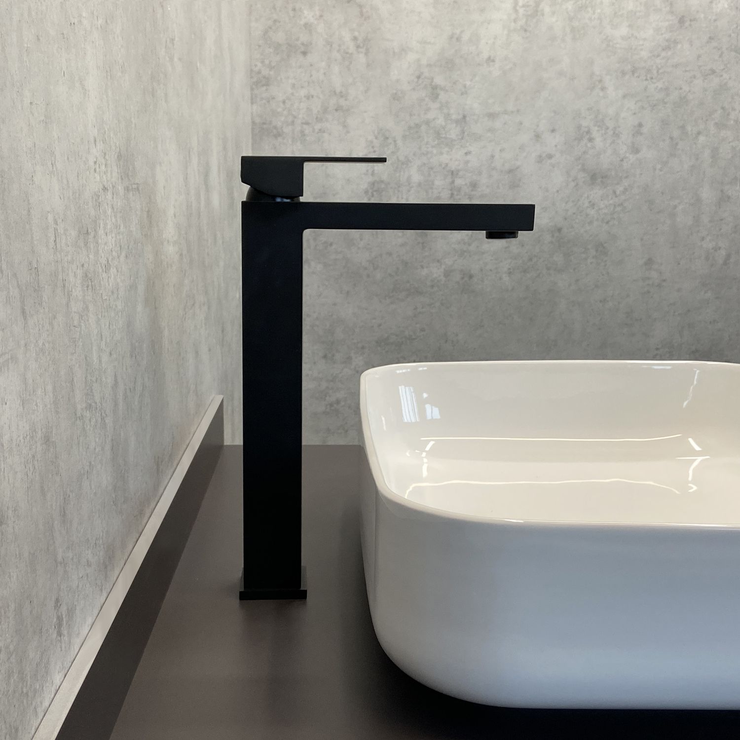 Высокий смеситель для раковины Comforty FC045B-CMT