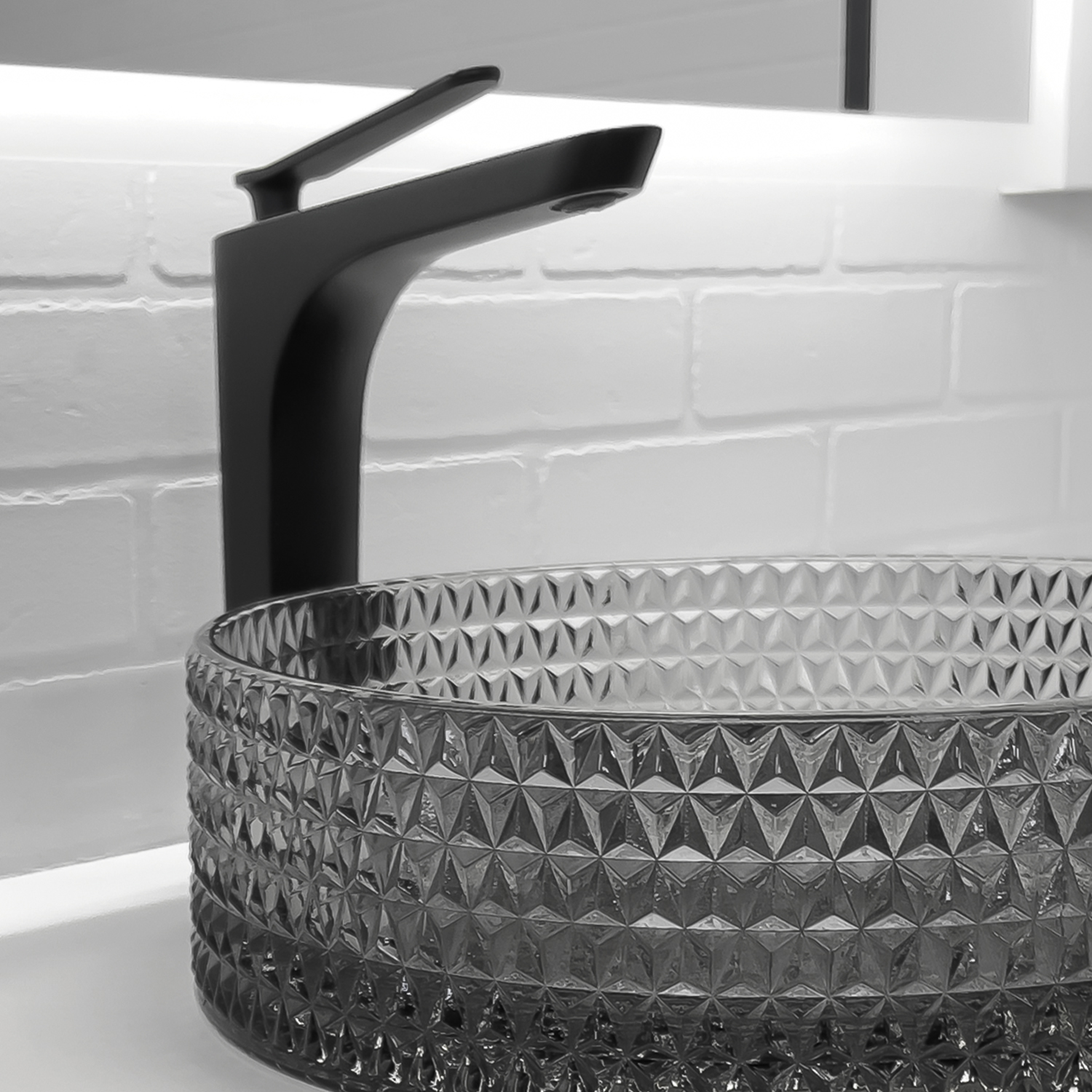 Смеситель для умывальника Comforty FC088B-CMT