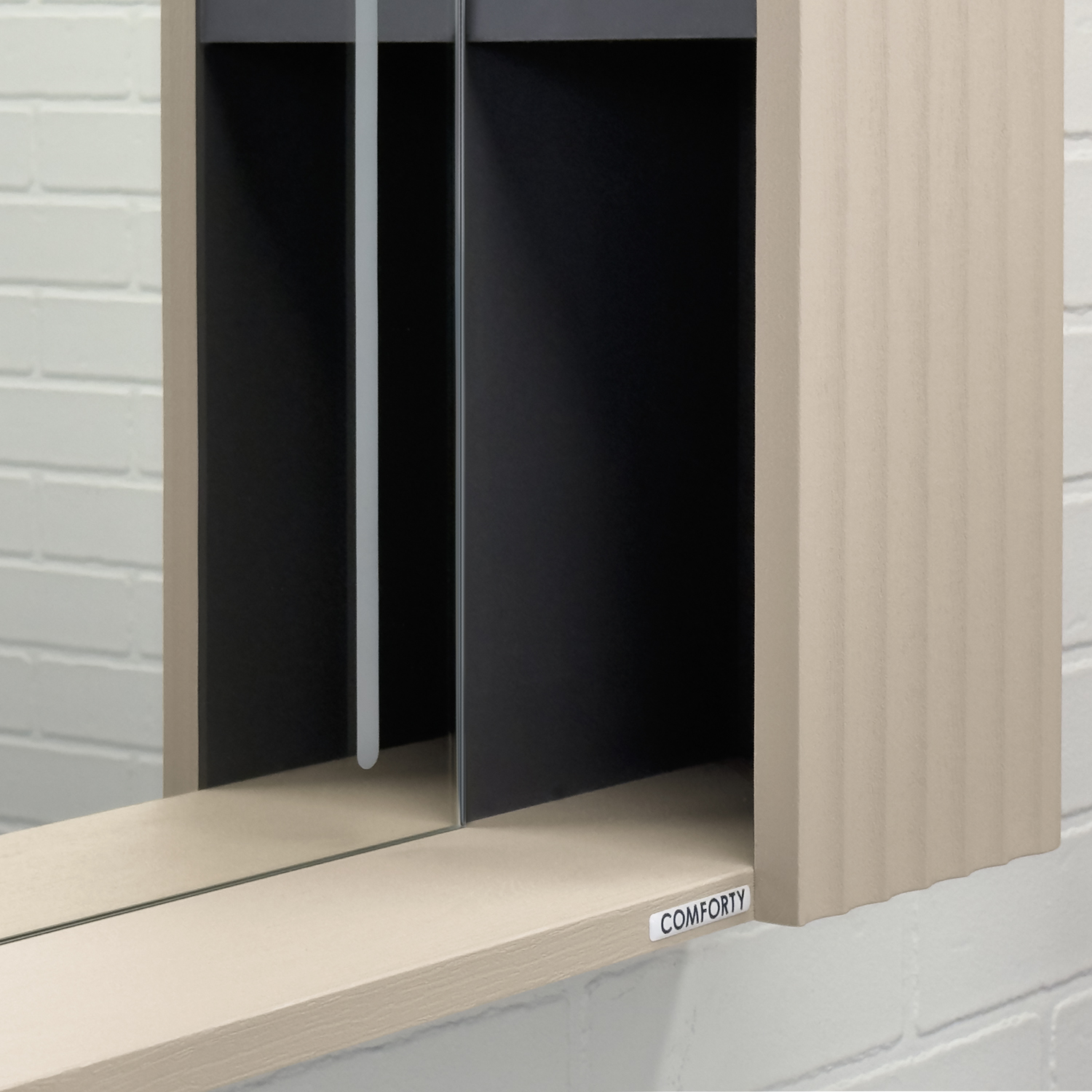 Зеркало-шкаф Comforty Ангара-90 дуб латте со светодиодной подсветкой и антизапотеванием