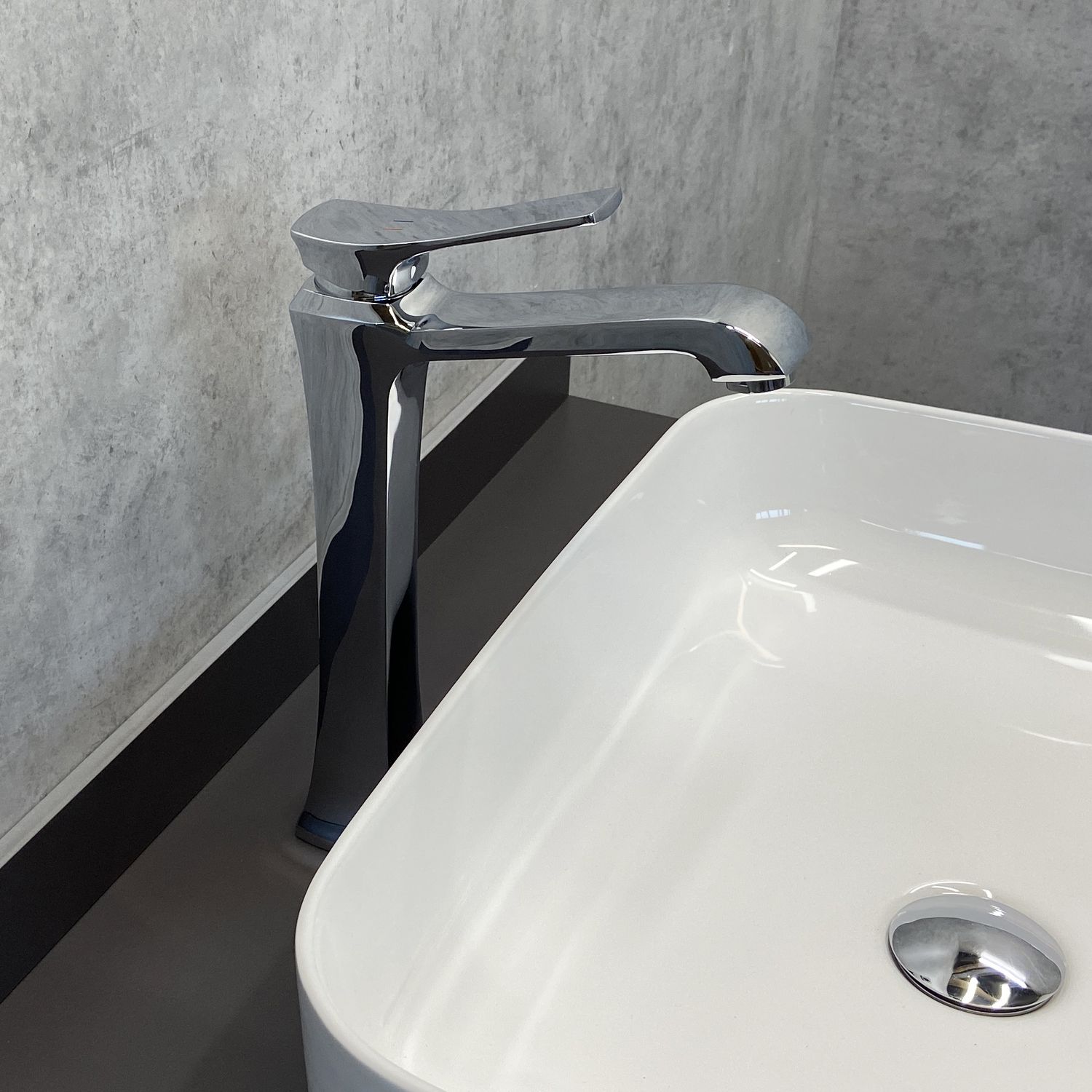Смеситель для умывальника Comforty FC066B-CCT