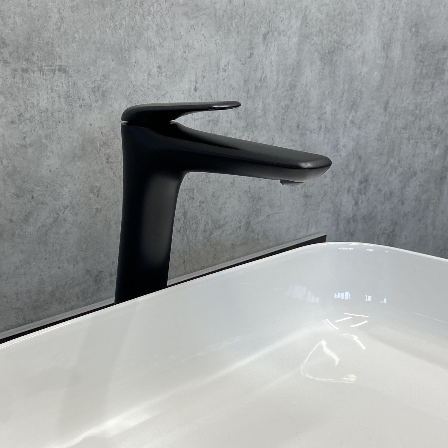 Смеситель для умывальника Comforty FC074B-CMT