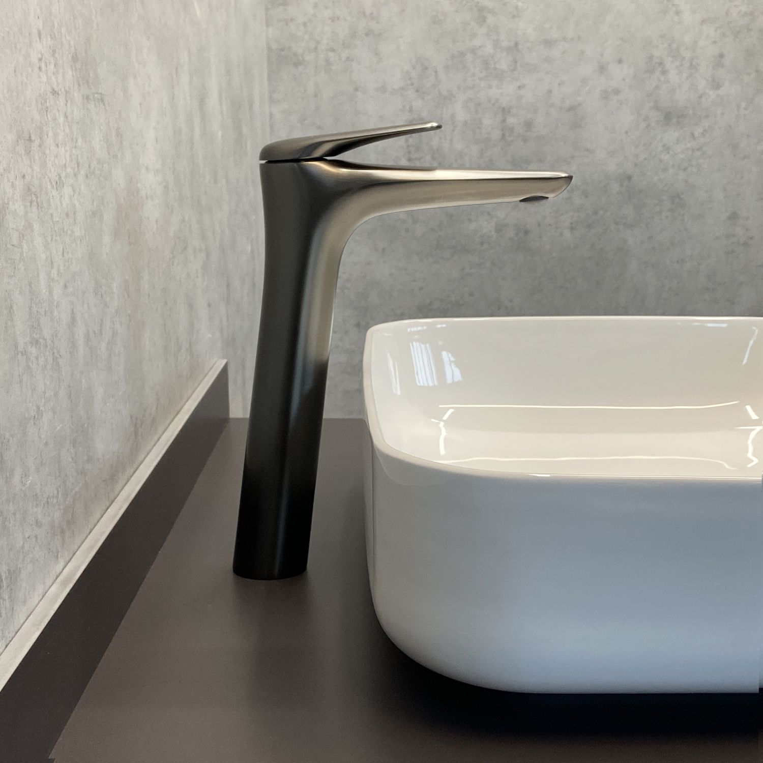 Смеситель для умывальника Comforty FC074B-CGT