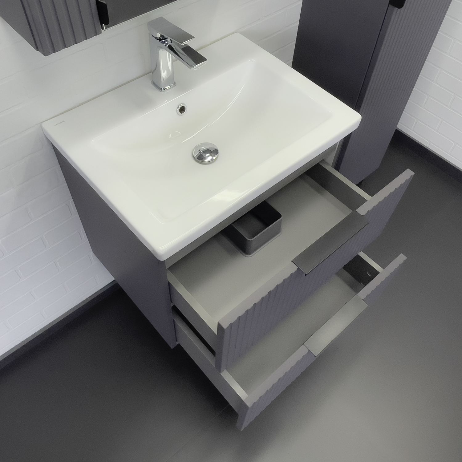 Тумба-умывальник Comforty Лима-60П2 антрацит с раковиной Комо 60