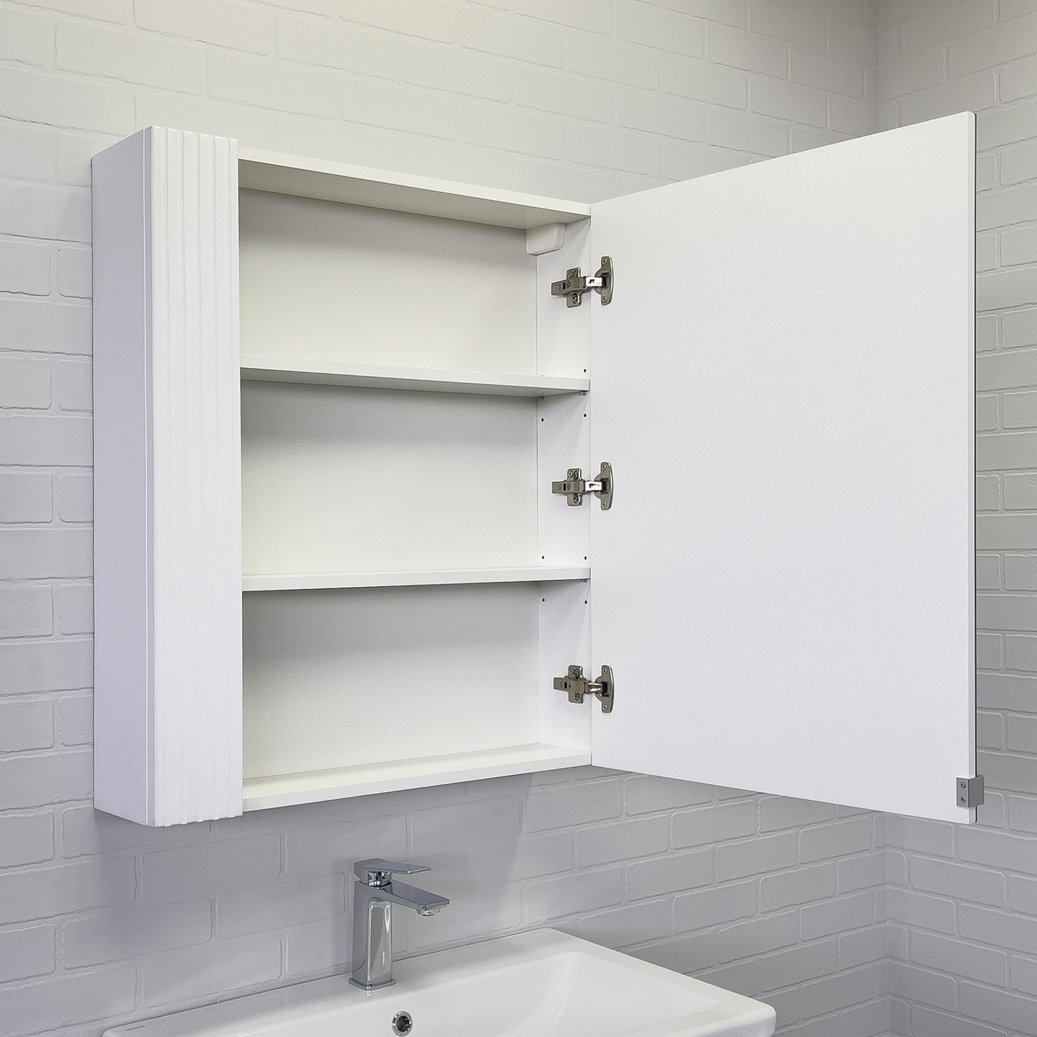 Зеркало-шкаф Comforty Лима-70 белый матовый